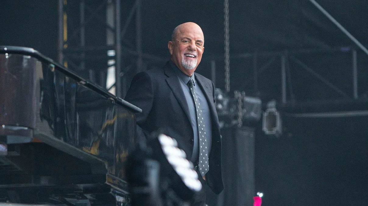 Billy Joel Tells Fans: “Don’t Worry About Me”