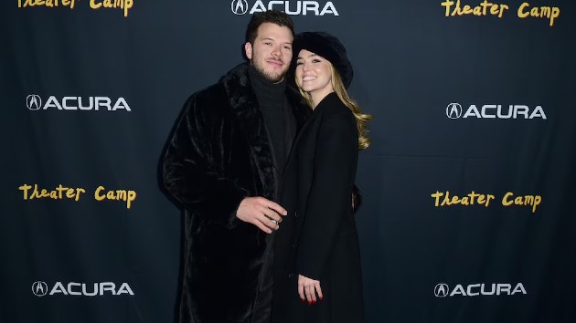 Zoey Deutch announces engagement to Jimmy Tatro